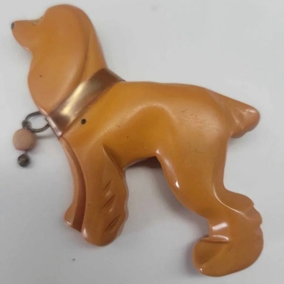 BAKELITE Vintage 1930s Butterscotch Cocker Spaniel Large Dog w Collar Brooch Pin - Picture 1 of 3